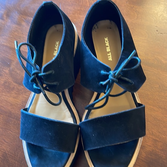 All Black NWOT “flatform” lug wedge sandals. Black Euro size 38 (7 1/2 -… - Picture 8 of 9